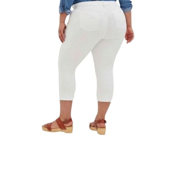 TORRID PLUS Size White Distressed Cropped Vintage Boyfriend Jeans Plus Size 18 - Picture 9 of 16